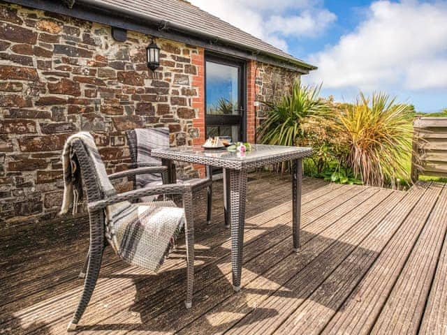 Sitting-out-area | Braddon - Treworgie Barton Cottages, Crackington Haven