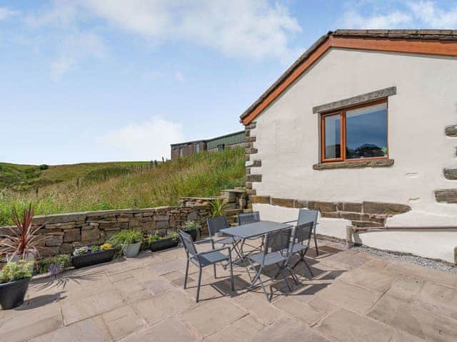 Exterior | Courtyard Cottage - Middle Bank Top Farm Cottages, Lumb