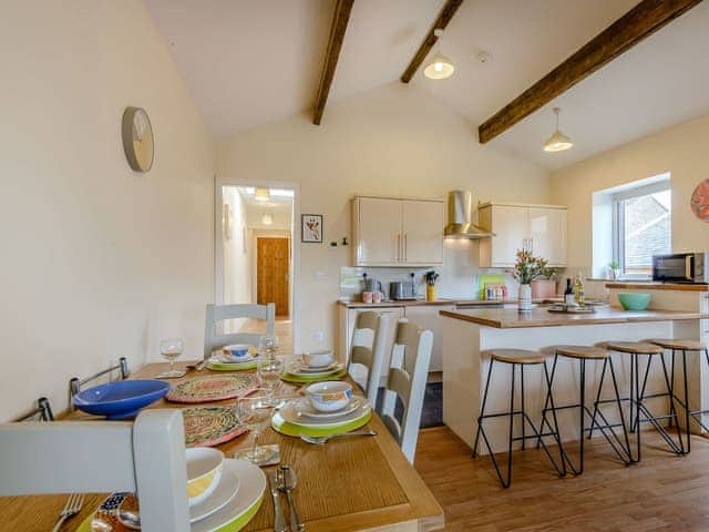 Dining Area | Courtyard Cottage - Middle Bank Top Farm Cottages, Lumb