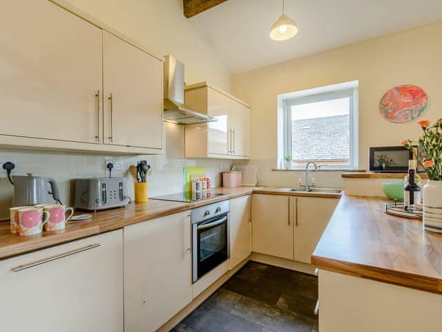 Kitchen area | Courtyard Cottage - Middle Bank Top Farm Cottages, Lumb