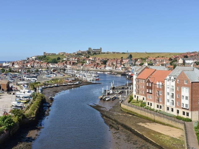 Setting | Esk Retreat, Whitby