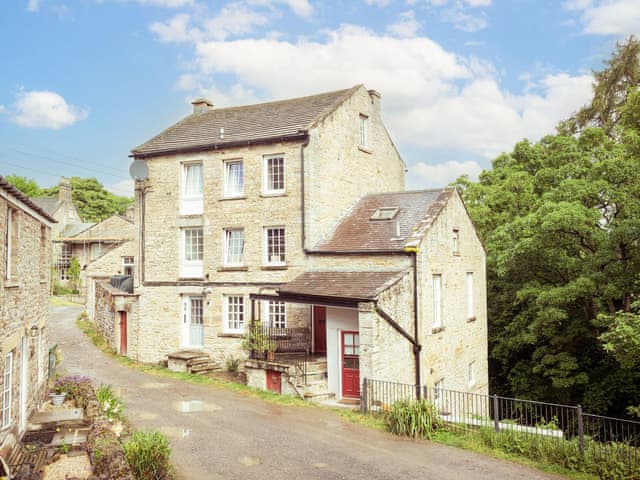 Exterior | Waters Edge Apartment, West Burton, near Aysgarth
