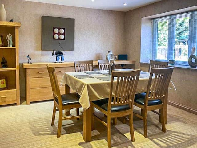 Dining room | The Gatehouse - Barton Manor, Pagham