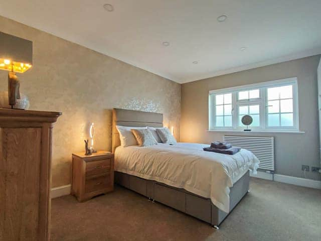 Double bedroom | Apartment 3 Barton Manor - Barton Manor, Pagham