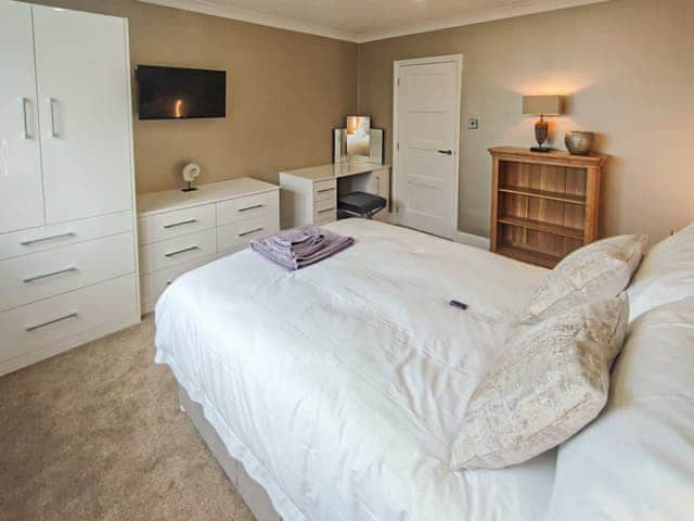 Double bedroom | Apartment 3 Barton Manor - Barton Manor, Pagham