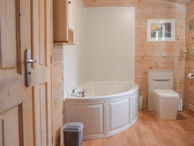 Bathroom | Lodge 5, Bridgnorth