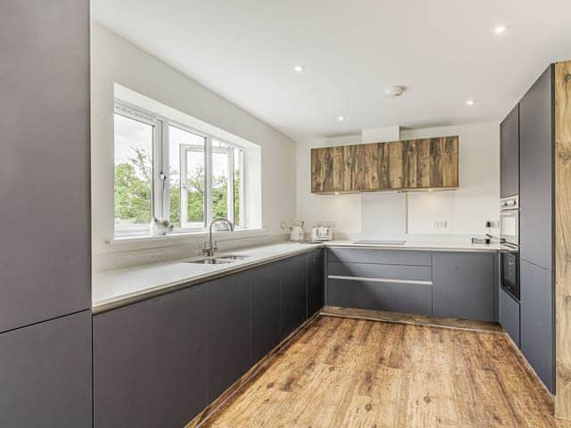 Kitchen | Kings Lodge - Beech Farm Barns, Neatishead