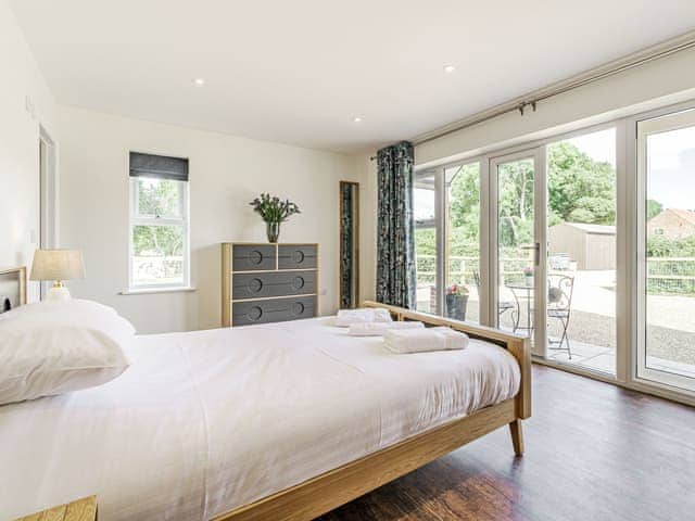 Double bedroom | Kings Lodge - Beech Farm Barns, Neatishead