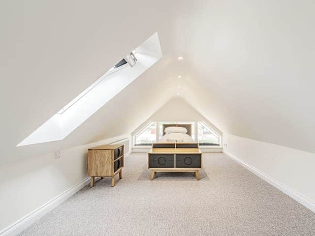 Bedroom | Kings Lodge - Beech Farm Barns, Neatishead