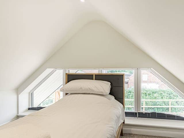 Bedroom | Kings Lodge - Beech Farm Barns, Neatishead