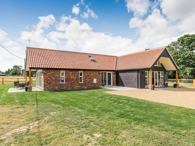 Exterior | Kings Lodge - Beech Farm Barns, Neatishead