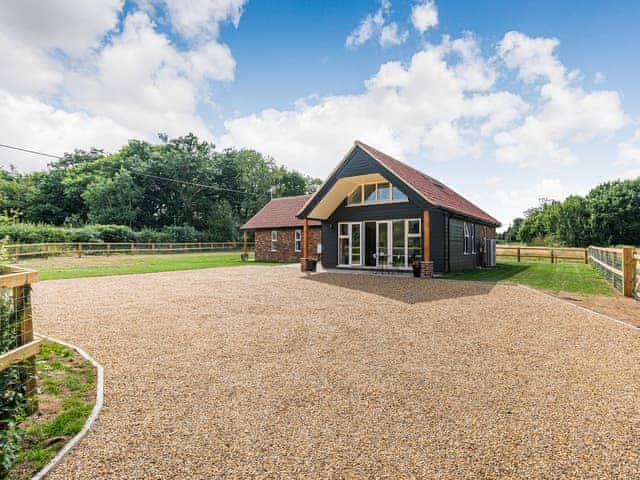 Exterior | Kings Lodge - Beech Farm Barns, Neatishead