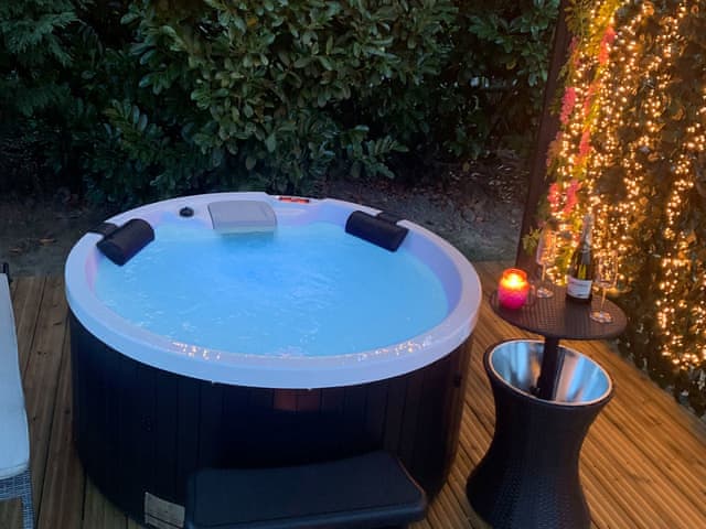 Hot tub | Holly&rsquo;s Hidden Hideaway - Lower Farm Lodges, Chart Sutton, near Maidstone