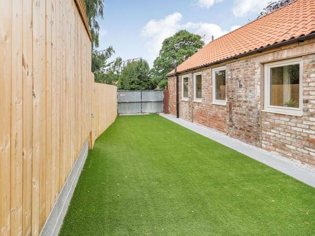 Outdoor area | Cattle Crush Cottage - Brian&rsquo;s Barns, Skerne, near Driffield