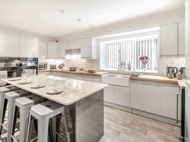 Kitchen | Tower Hill Grange - Seats Hill Leisure Ltd, Great Hatfield, near Hornsea