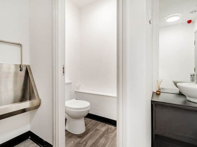 Bathroom | Tower Hill Grange - Seats Hill Leisure Ltd, Great Hatfield, near Hornsea