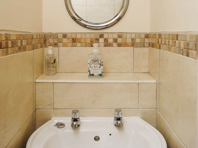 Bathroom | Lilac Cottage, Dunstan near Craster