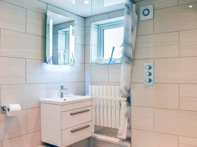 Shower room | Bowness Apartments - Bowness Apartment 2 - Bowness Apartments , Bowness-on-Windermere 