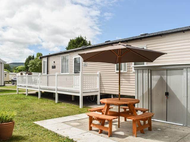 Sitting-out-area | Deep CoveButlins Minehead, Minehead