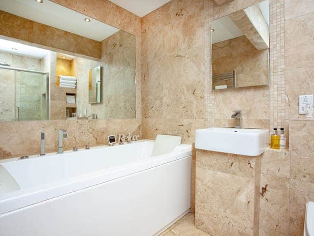 Bathroom | Sundance - Horselake Farm Cottages, Cheriton Bishop