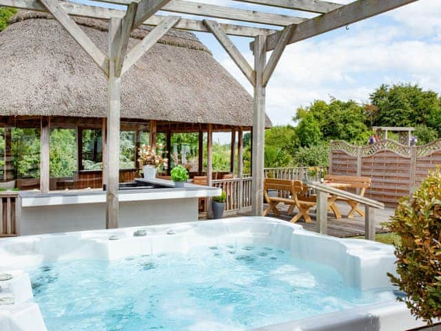 Hot tub | Sundance - Horselake Farm Cottages, Cheriton Bishop