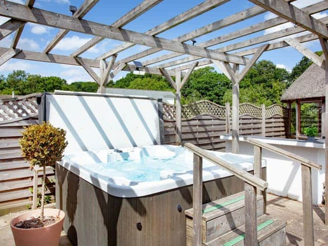 Hot tub | Sundance - Horselake Farm Cottages, Cheriton Bishop