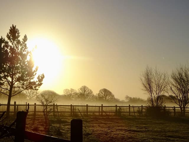 Winter in the village | Willowfield Cottage, Thornton-Le-Dale