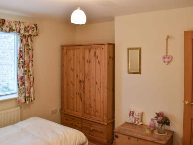 Twin bedroom | Beckside Cottage, Bishop Monkton, near Ripon