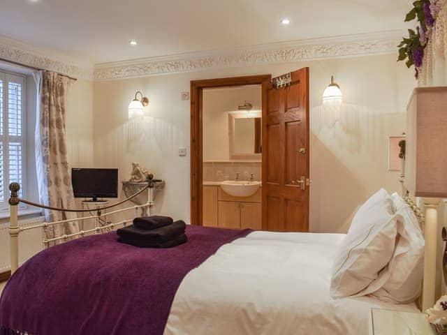 Double bedroom | Mews Cottage, Whitby