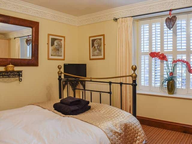 Double bedroom | Mews Cottage, Whitby