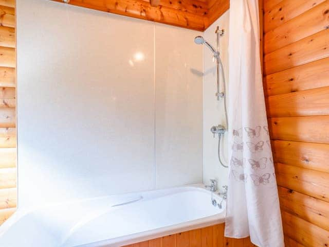 Bathroom | Scandinavian Lodge - Wold Lodge Leisure, Kenwick, near Louth