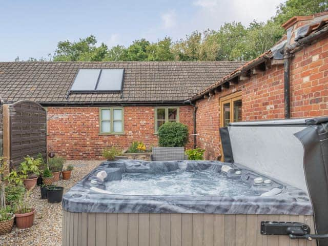 Hot tub | The Barn - High House Barns, Foulsham, near Reepham