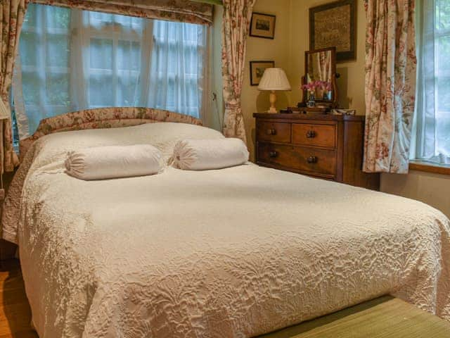 Double bedroom | Garden Cottage, Petworth