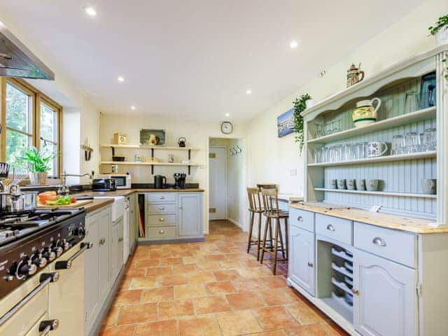 Kitchen | Honeysuckle Cottage, Axminster