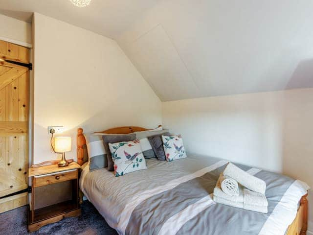 Double bedroom | Honeysuckle Cottage, Axminster