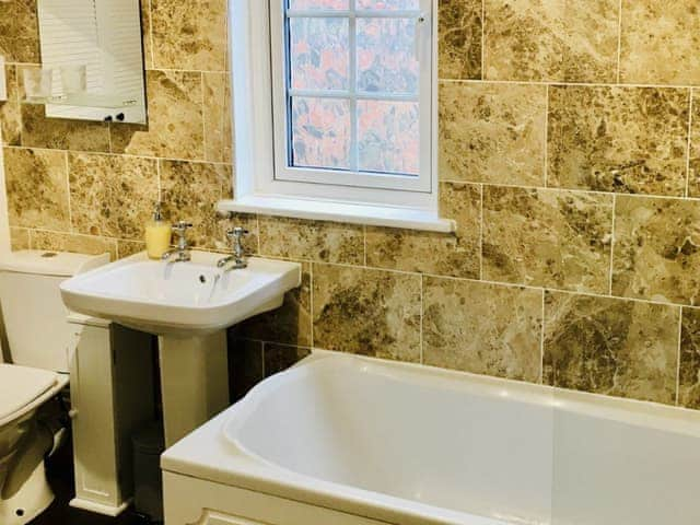 Bathroom | Stone Rise Cottage, Belper