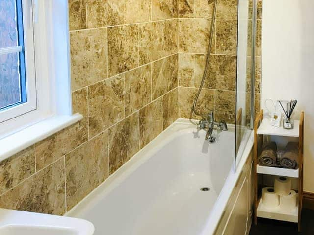 Bathroom | Stone Rise Cottage, Belper