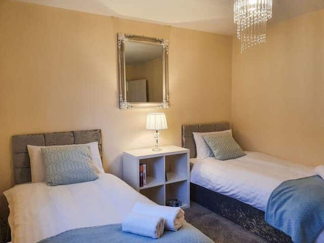 Twin bedroom | Mont Blanc House, Braunton