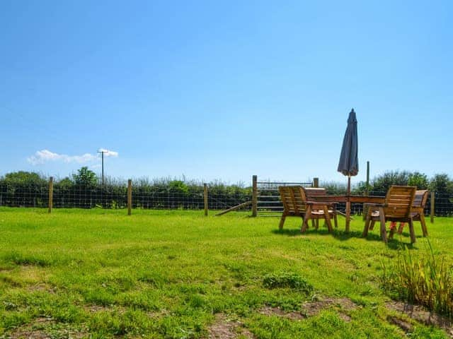 Garden and grounds | Fieldside Farmhouse, Dovenby, Cockermouth