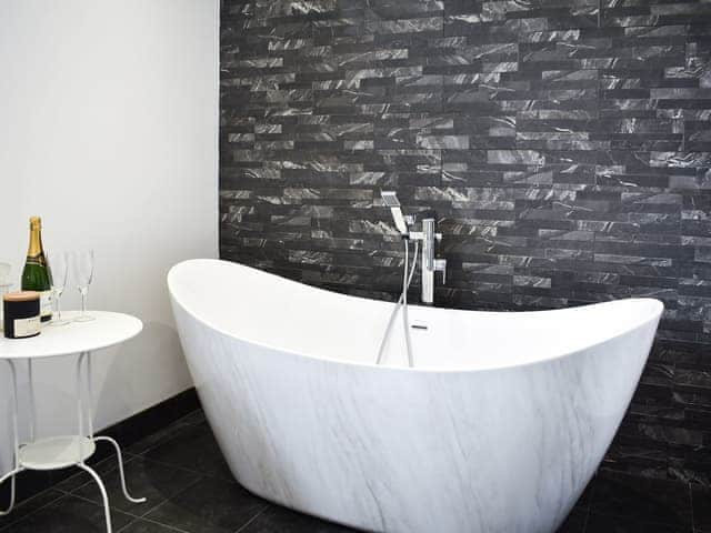 Bathroom | Deerson Barn, Preston, near Canterbury