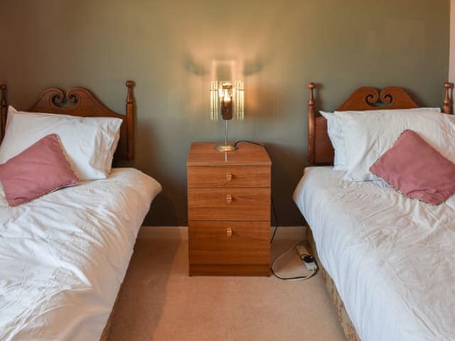 Twin bedroom | Squires Bungalow, Gunton St. Peter, near Lowestoft