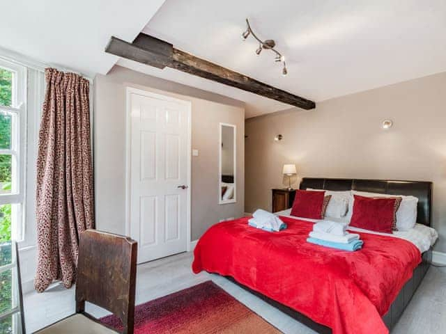 Family bedroom with en-suite | Questeds, Westgate On Sea, near Margate