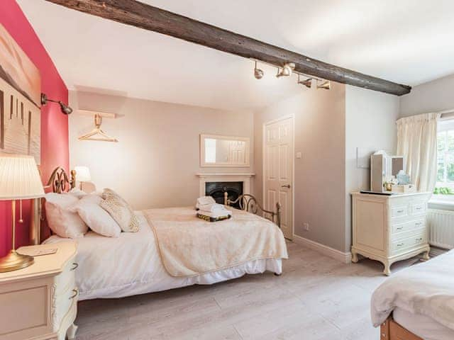 Family bedroom with en-suite | Questeds, Westgate On Sea, near Margate