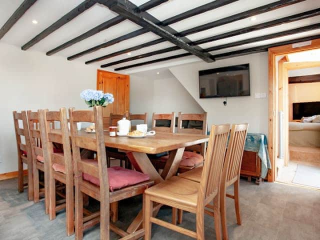 Dining Area | Four Seasons Cottage, Torrington