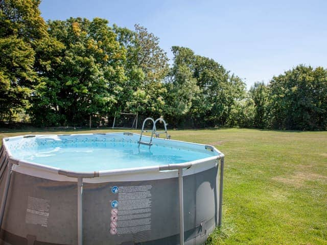 Swimming pool | Four Seasons Cottage, Torrington