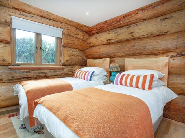 Twin bedroom | Frankaborough Lodge - Frankaborough, Lifton