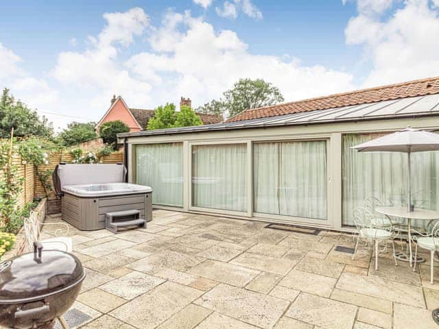 Patio | Woodcrest Barn Cottage - Roydon Retreats, Roydon, near Diss