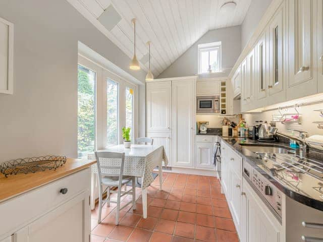 Kitchen/diner | Owl Cottage, Amberley