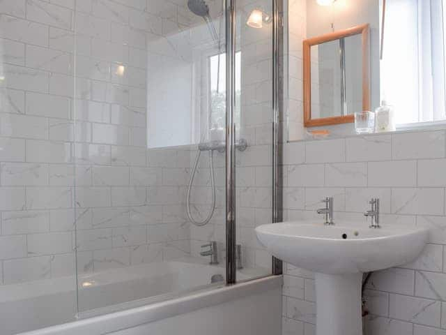 Bathroom | Bear Cottage, Addeydore