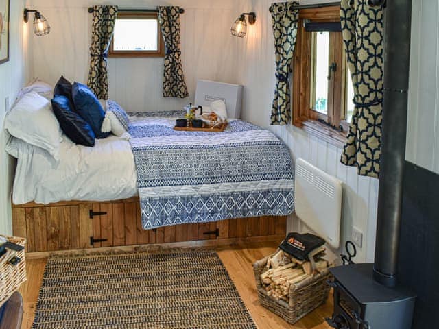 Open plan living space | Keldholme Shepherds Hut - Keldholme Holidays, Keldholme, near Kirkbymoorside